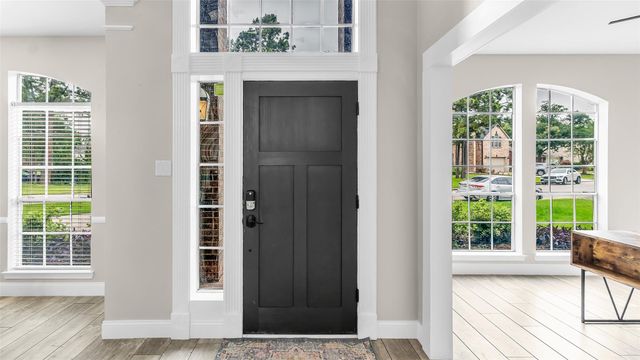 8318 Hunters Village Drive, Humble, TX 77346