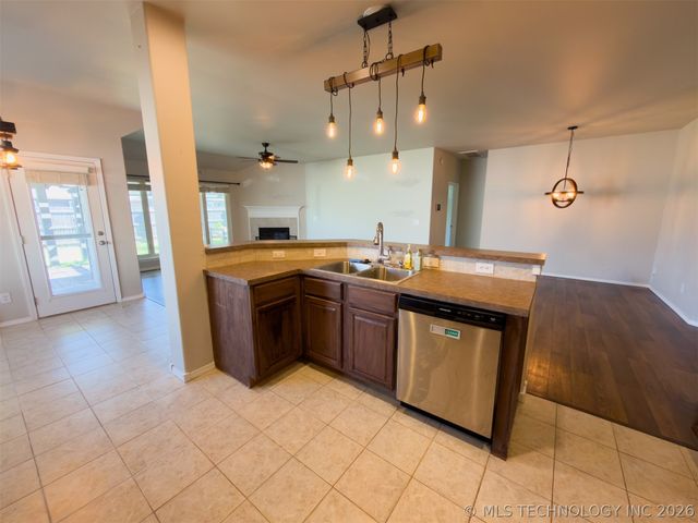 13227 E 132nd Street N, Collinsville, OK 74021