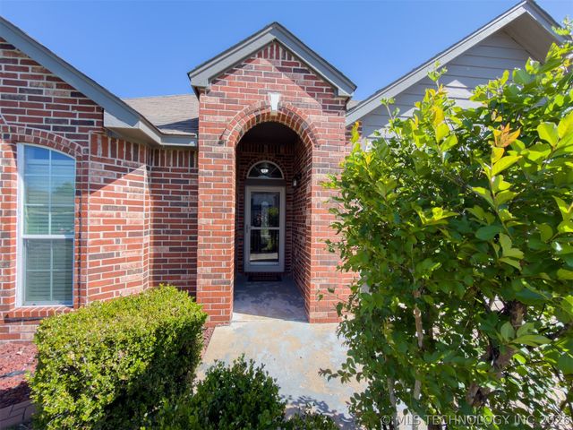13227 E 132nd Street N, Collinsville, OK 74021