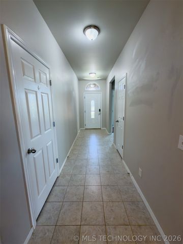 13227 E 132nd Street N, Collinsville, OK 74021