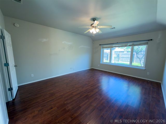 13227 E 132nd Street N, Collinsville, OK 74021