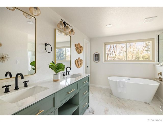 11820 W 30th Place, Lakewood, CO 80215