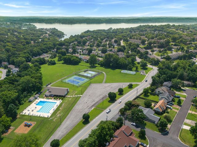 221 Cherry Hill Dr, Hendersonville, TN 37075
