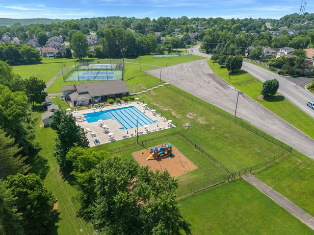 221 Cherry Hill Dr, Hendersonville, TN 37075