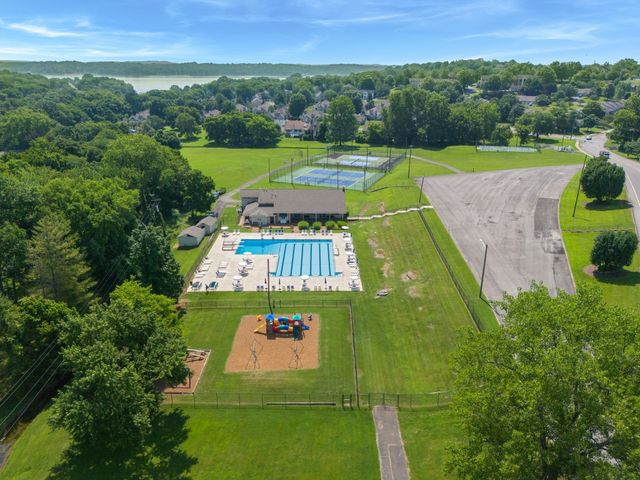 221 Cherry Hill Dr, Hendersonville, TN 37075