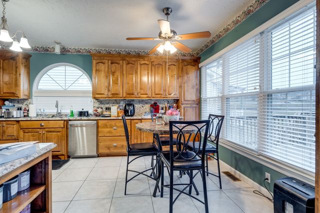 221 Cherry Hill Dr, Hendersonville, TN 37075