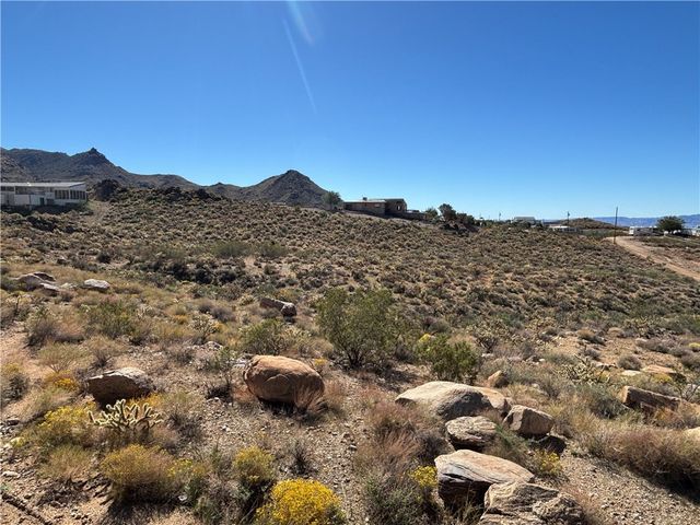 031 N So Hi Boulevard, Golden Valley, AZ 86413