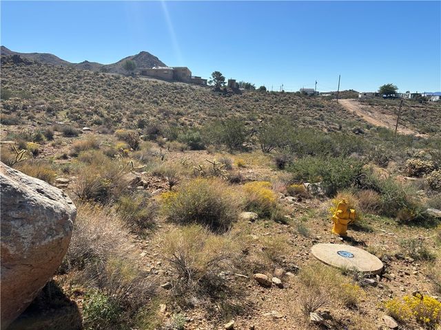 031 N So Hi Boulevard, Golden Valley, AZ 86413