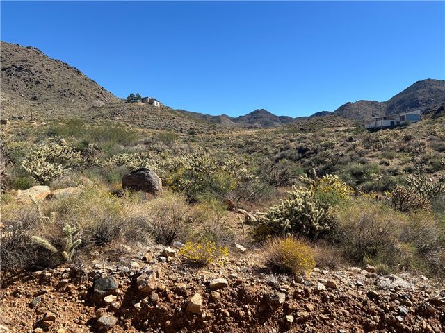 031 N So Hi Boulevard, Golden Valley, AZ 86413