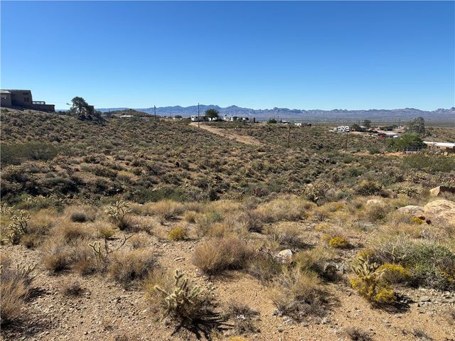 031 N So Hi Boulevard, Golden Valley, AZ 86413