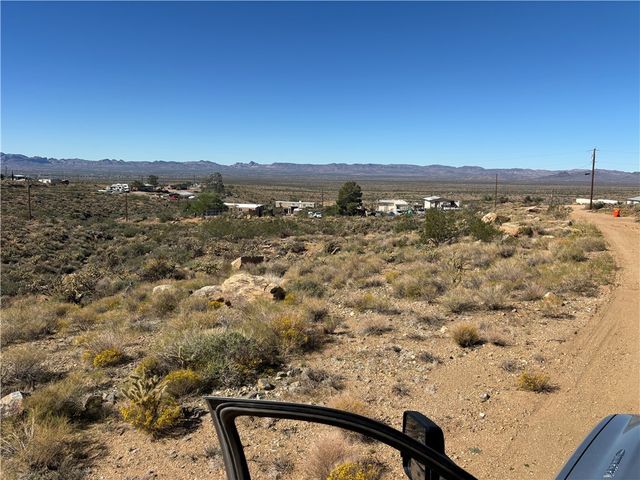 031 N So Hi Boulevard, Golden Valley, AZ 86413