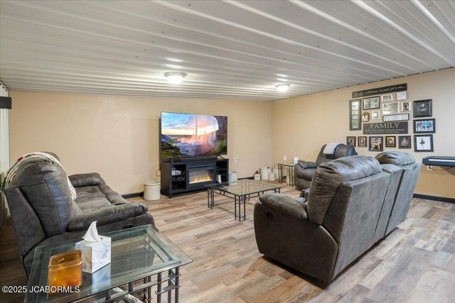 9412 PLEASANT HILL ROAD, Jefferson City, MO 65109