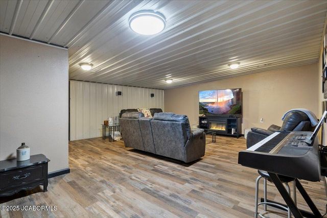 9412 PLEASANT HILL ROAD, Jefferson City, MO 65109