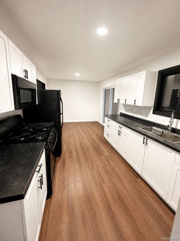 5901 Western Road, Flint, MI 48506