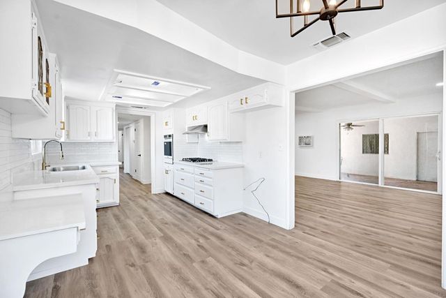 5189 N Callisch Avenue, Fresno, CA 93710
