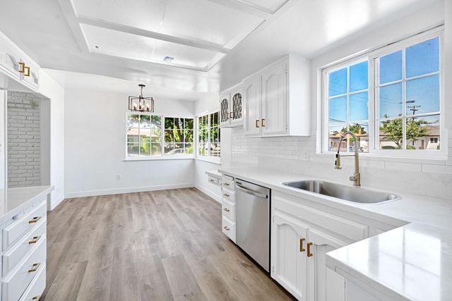 5189 N Callisch Avenue, Fresno, CA 93710