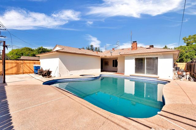 5189 N Callisch Avenue, Fresno, CA 93710