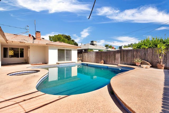 5189 N Callisch Avenue, Fresno, CA 93710