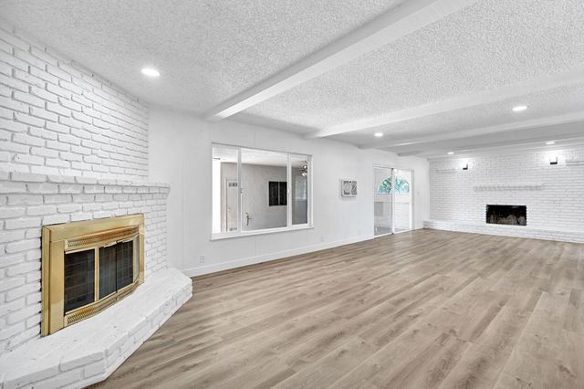 5189 N Callisch Avenue, Fresno, CA 93710