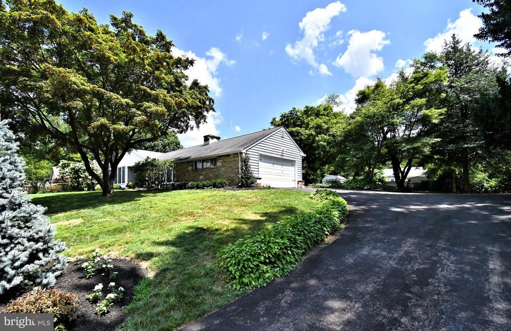 127 CROCUS RD, Feasterville Trevose, PA 19053