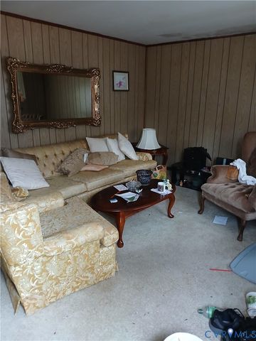 8024 Airport Rd, Quinton, VA 23141