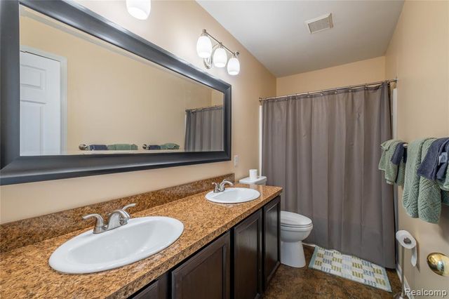 1250 Walloon Way, Lake Orion, MI 48360