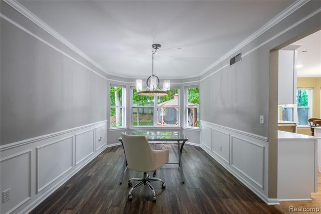 1250 Walloon Way, Lake Orion, MI 48360