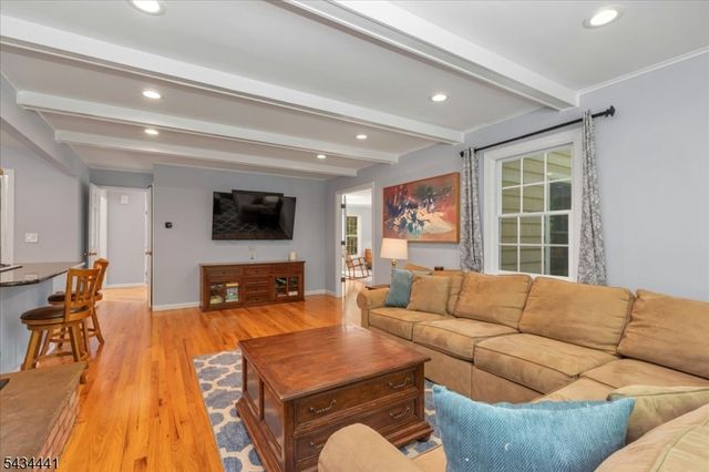 19 Heather Hill Way, Bridgewater Twp., NJ 08807
