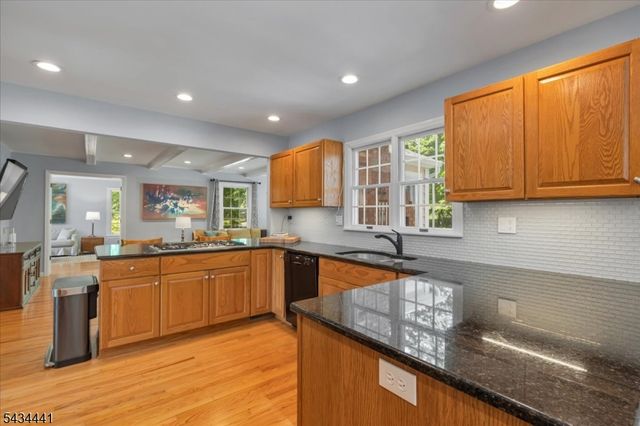 19 Heather Hill Way, Bridgewater Twp., NJ 08807