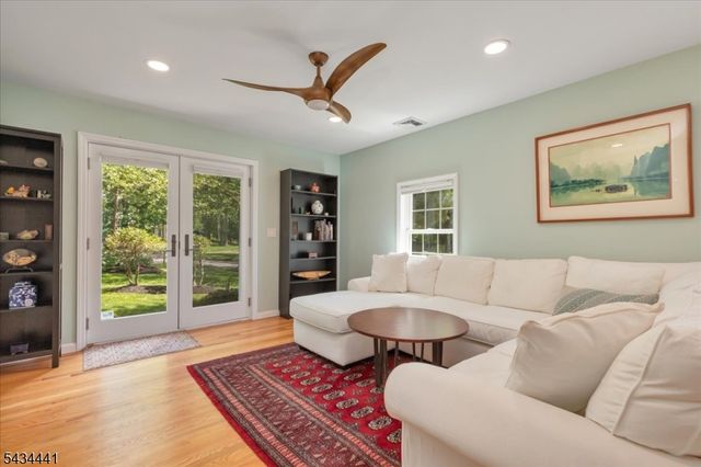 19 Heather Hill Way, Bridgewater Twp., NJ 08807