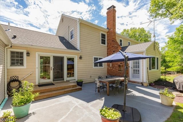 19 Heather Hill Way, Bridgewater Twp., NJ 08807