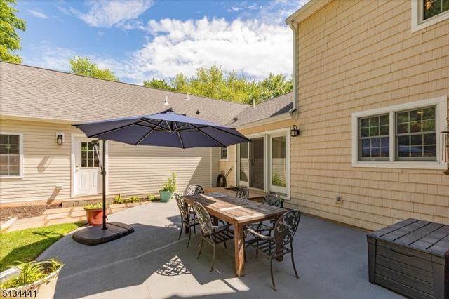 19 Heather Hill Way, Bridgewater Twp., NJ 08807