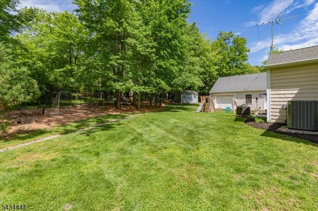 19 Heather Hill Way, Bridgewater Twp., NJ 08807