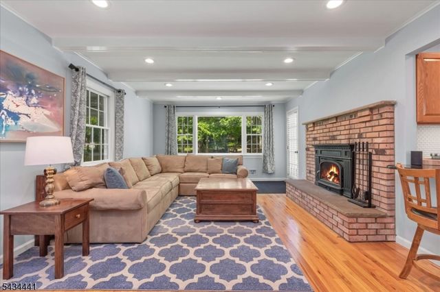 19 Heather Hill Way, Bridgewater Twp., NJ 08807
