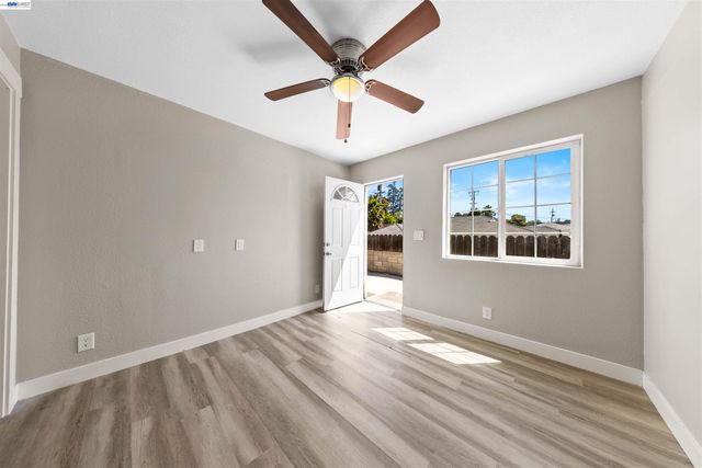 2102 Overhill Rd, Concord, CA 94520