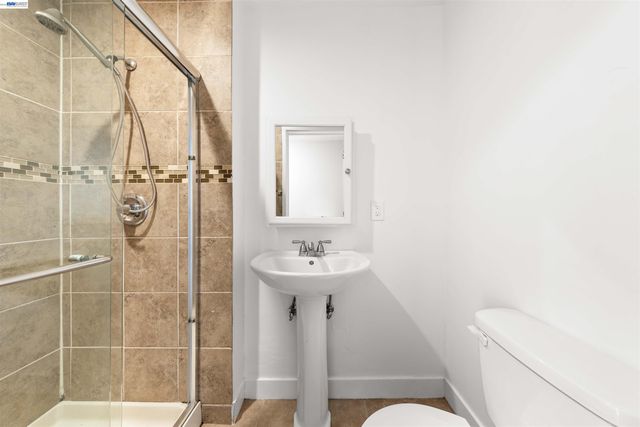 2102 Overhill Rd, Concord, CA 94520