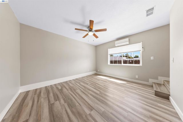 2102 Overhill Rd, Concord, CA 94520