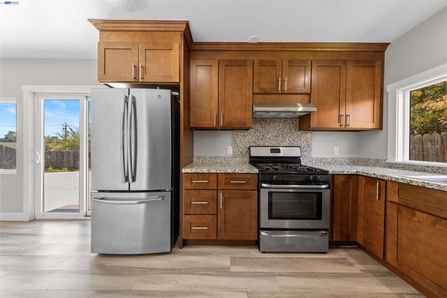 2102 Overhill Rd, Concord, CA 94520