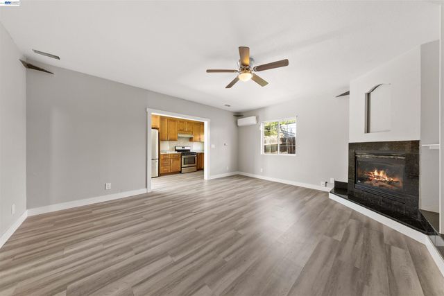 2102 Overhill Rd, Concord, CA 94520