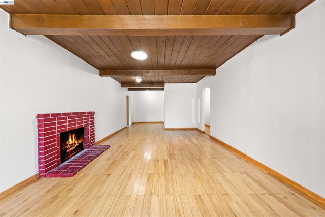 2102 Overhill Rd, Concord, CA 94520