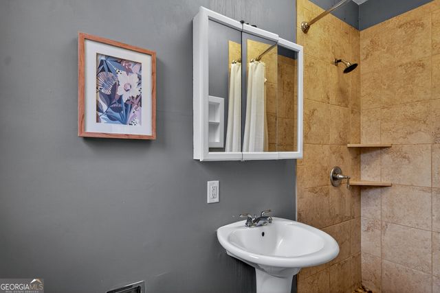 421 College Avenue, Lagrange, GA 30240