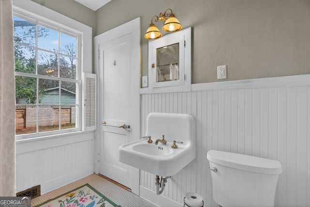 421 College Avenue, Lagrange, GA 30240