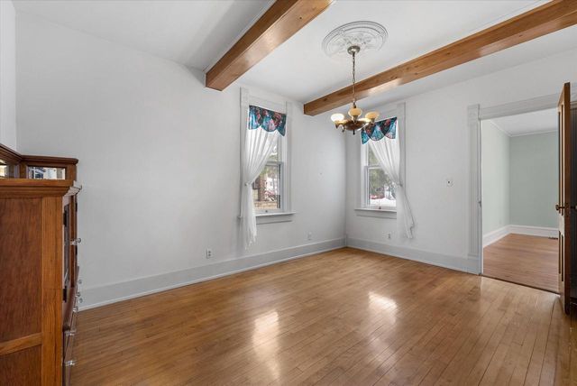 W61N669 Mequon AVENUE, Cedarburg, WI 53012