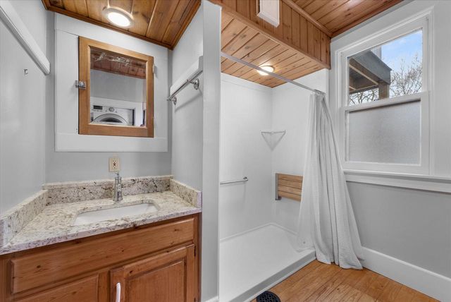 W61N669 Mequon AVENUE, Cedarburg, WI 53012