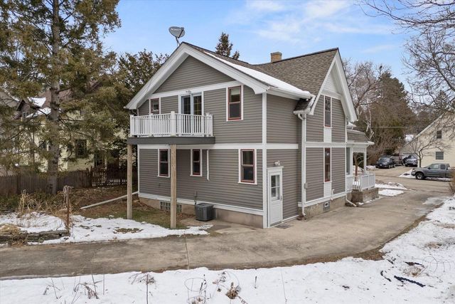 W61N669 Mequon AVENUE, Cedarburg, WI 53012