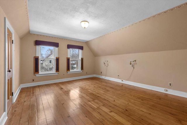 W61N669 Mequon AVENUE, Cedarburg, WI 53012