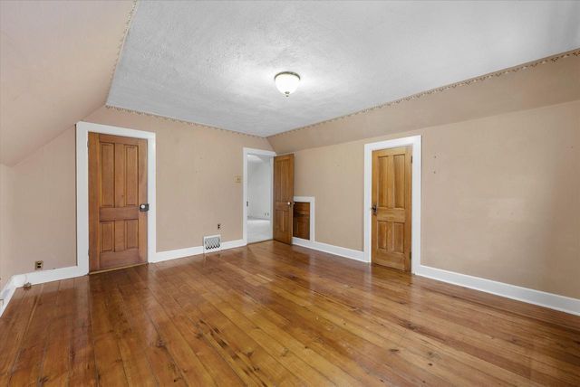 W61N669 Mequon AVENUE, Cedarburg, WI 53012