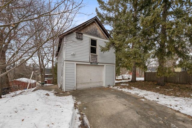 W61N669 Mequon AVENUE, Cedarburg, WI 53012