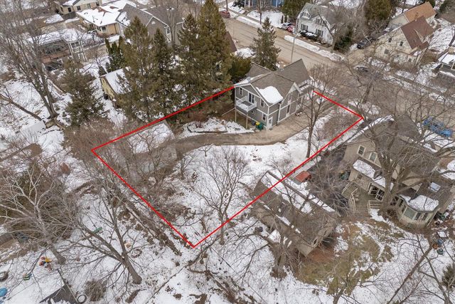 W61N669 Mequon AVENUE, Cedarburg, WI 53012