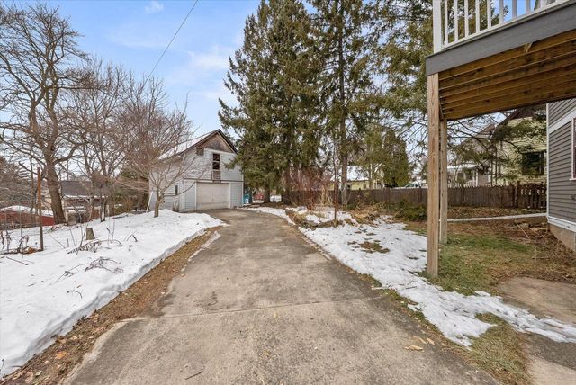 W61N669 Mequon AVENUE, Cedarburg, WI 53012